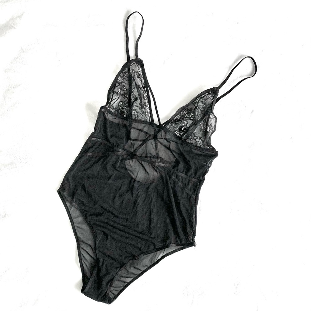 ✨ F21 lace bodysuit S